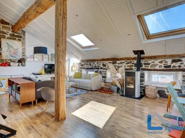 Appartement de type T4/T5 de 126m2 dernier étage coeur du ce