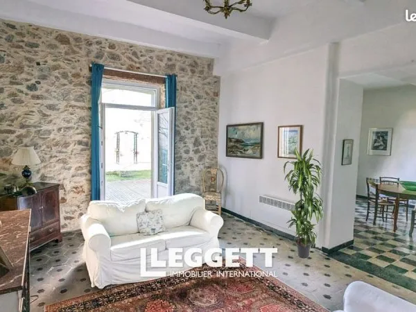 Maison 8 pièces 234 m²