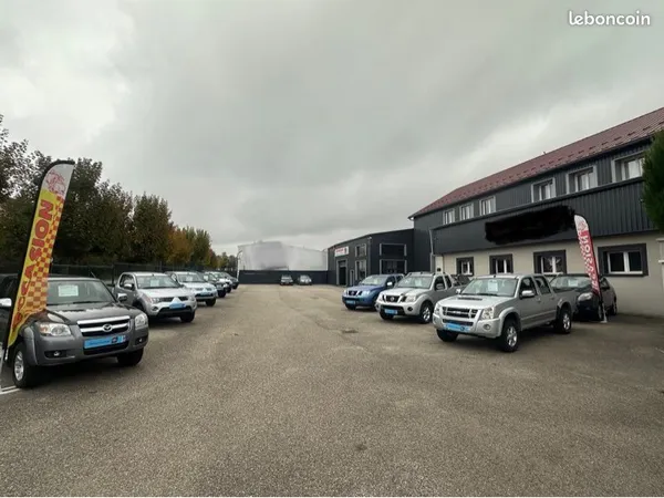Local commercial showroom atrlier