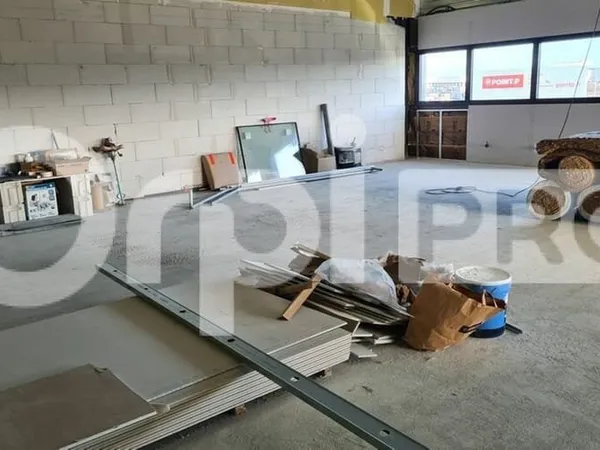 Bureau 150 m²