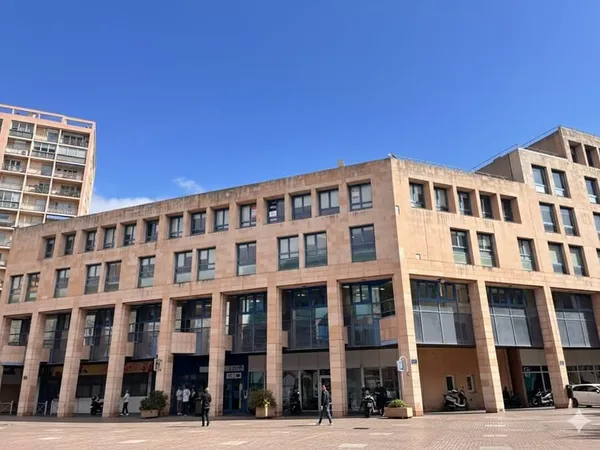TOULON CENTRE - 713 m2 de bureaux divisibles à partir de 213