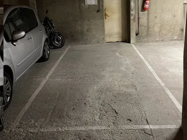 Location place de parking couverte, rue Bernard MULÉ, TOULOUSE
