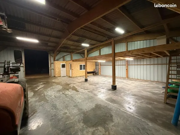 Local 180m2 + 65m2 + bureau + wc