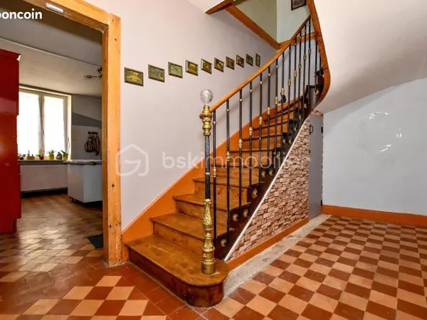 Maison 6 pièces 203 m²