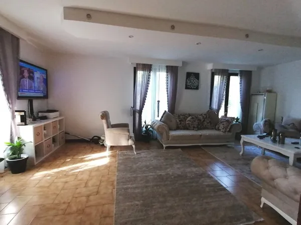 Genas, maison de 210 m2 habitable