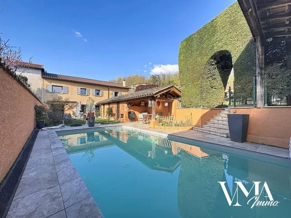 Charme et potentiel pour cette ferme avec appartement indépe