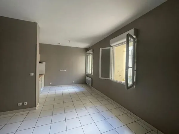 Local 3 pièces 97 m²