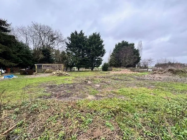 Terrain 800 m²