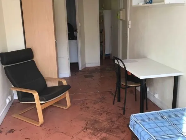 Loue très agréable studio meublé centre ville Toulouse proche des Carmes