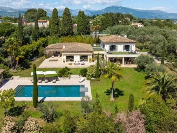 Villa 16 pièces 768 m²