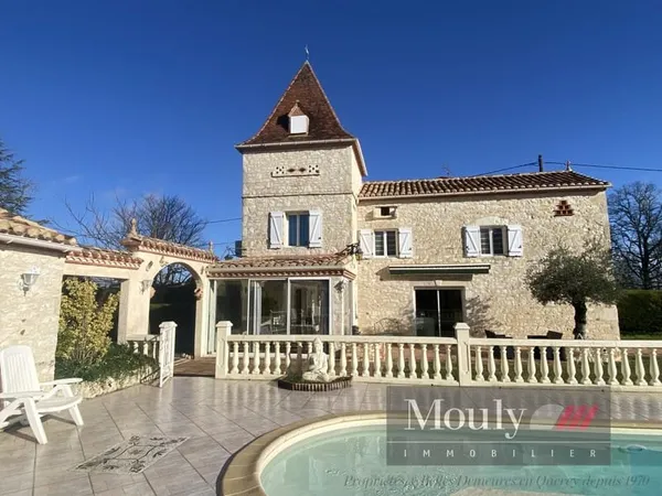 SUD CAHORS -MAISON EN PIERRE DANS UN JOLI CADRE NATUREL