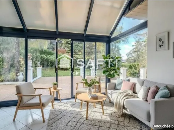 Maison 7 pièces 215 m²