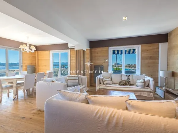 Côte d'Azur, Saint-Raphaël, Triangle d'Or -Appartement vue mer panoramique en étage élevé
