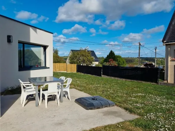 Belle contemporaine avec vue sur le Blavet