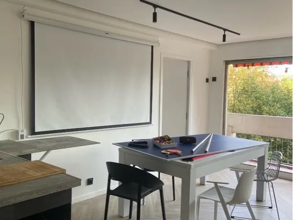 Colocation 100m2, home-cinéma, billard, SDB privatives