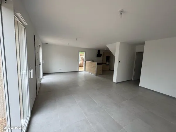 Maison Location Vézénobres 4p 100m² 1250€