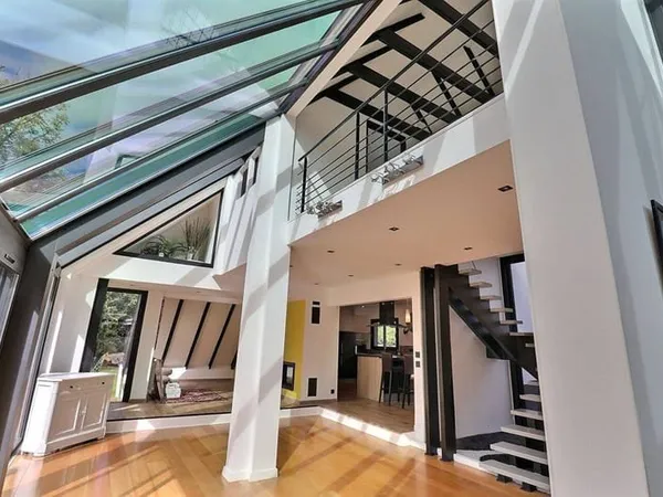 Maison 7 pièces 230 m²