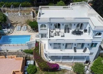 Villa 16 pièces 620 m²