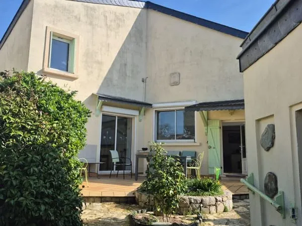 Maison 5 pièce(s) SAINT CYR EN BOURG