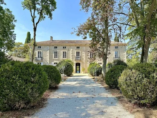 Maison 33 pièces 1840 m²