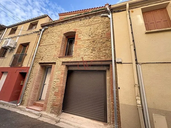 Maison refaite à neuf avec terrasse et garage à Saint-Cyprie