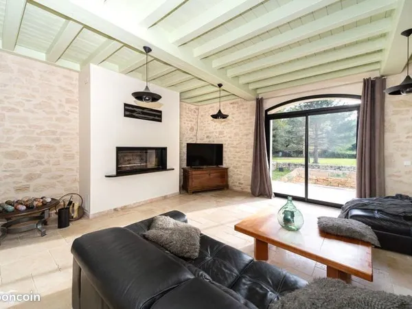 Maison 9 pièces 290 m²