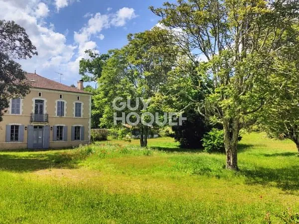 Maison 7 pièces 256 m²