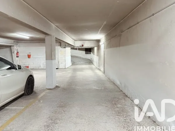 Parking 12 m²