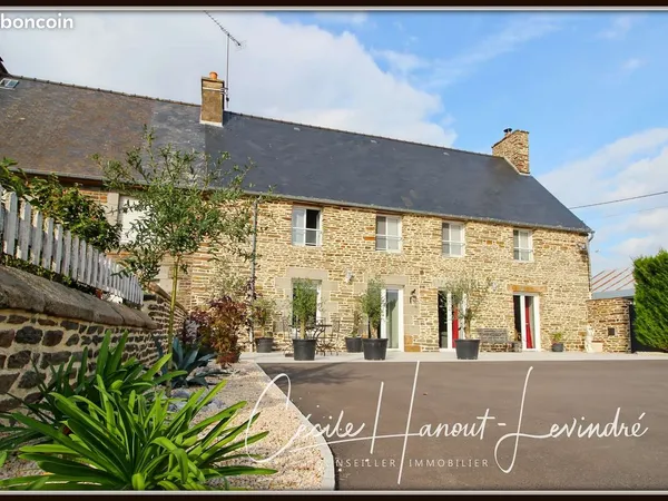 Maison 10 pièces 270 m²