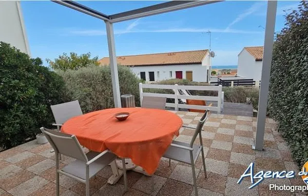BEAU REZ DE JARDIN TERRASSE VUE MER