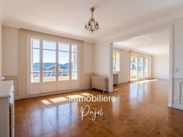 Appartement 5 pièces 200 m²
