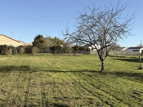 Terrain 874 m²