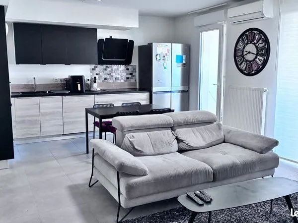 Apparemment 3 pièces avec terrasse et parking