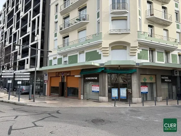 Local commercial 86 m²