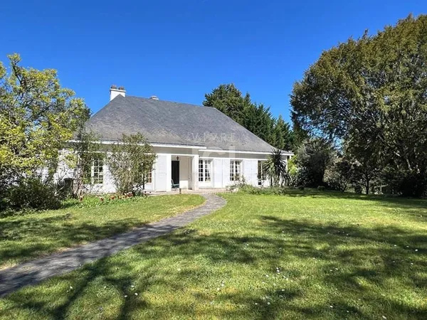 Maison 8 pièces 260 m²