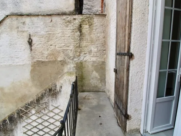 Castelmoron, maison de 83 m2 avec garage dans rue calme. Excellent état de présentation, lumineux.