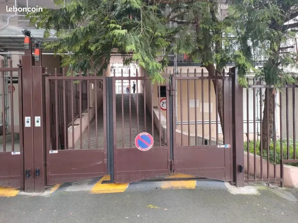 Loue Garage RER Massy Palaiseau - 15m²