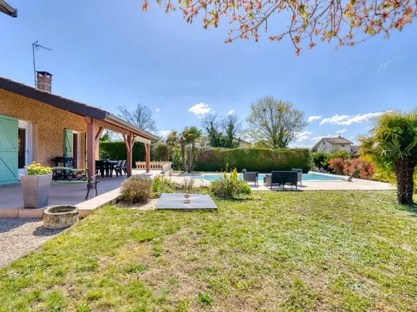 Belle maison de 6 pièces - 165 m² - terrain 1036 m²