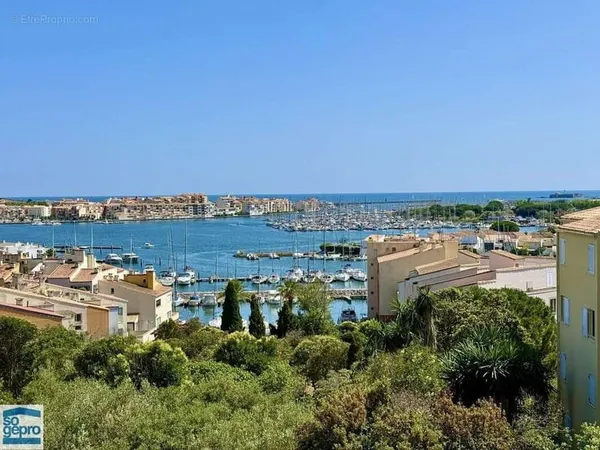 Réf : 2064 - Vente Appartement 2 Pièces Cabine avec vue dégagée sur le Port et la Mer !