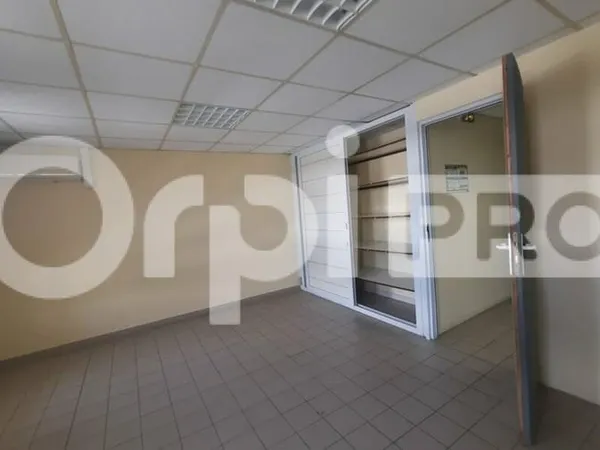 Bureaux 183 m²
