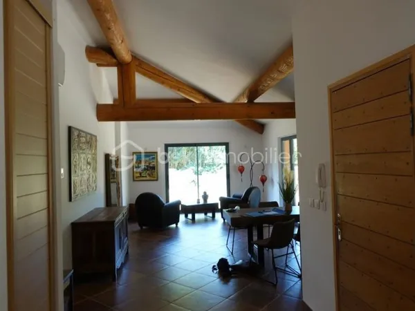 LE THOLONET, magnifique villa de 155m2