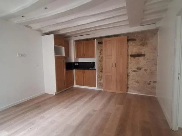 Appartement de charme Type T2 RENOVE en RDC