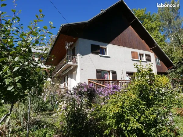 Propriété 5 pièces 191 m² À VENDRE - Terrain de 750 m² - JARRIER