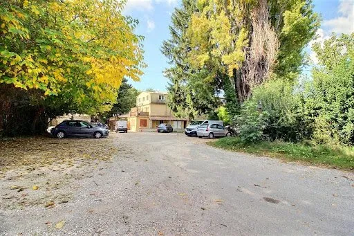 Propriété 40 pièces 906 m²