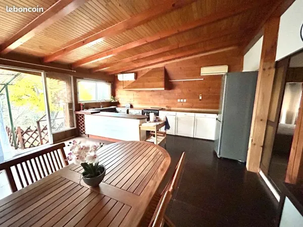 Maison vue sur la nature