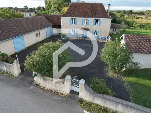 Maison 6 pièces 196 m²