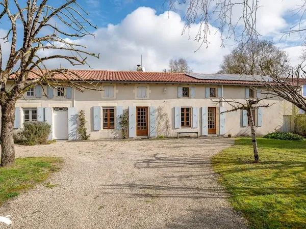 Charentaise de 7 pièces principales