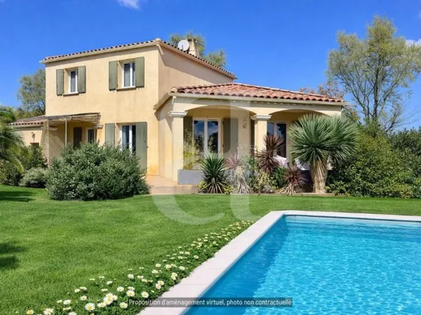 Superbe villa avec piscine et garage à Maillane