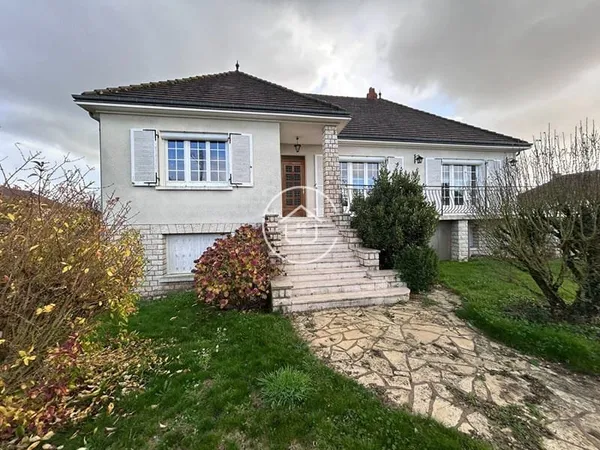Maison 8 pièces 229 m²