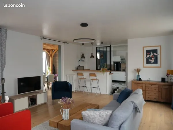 À VENDRE - appartement familial avec terrasse - Chatou - Quartier Gambetta, face à la Seine